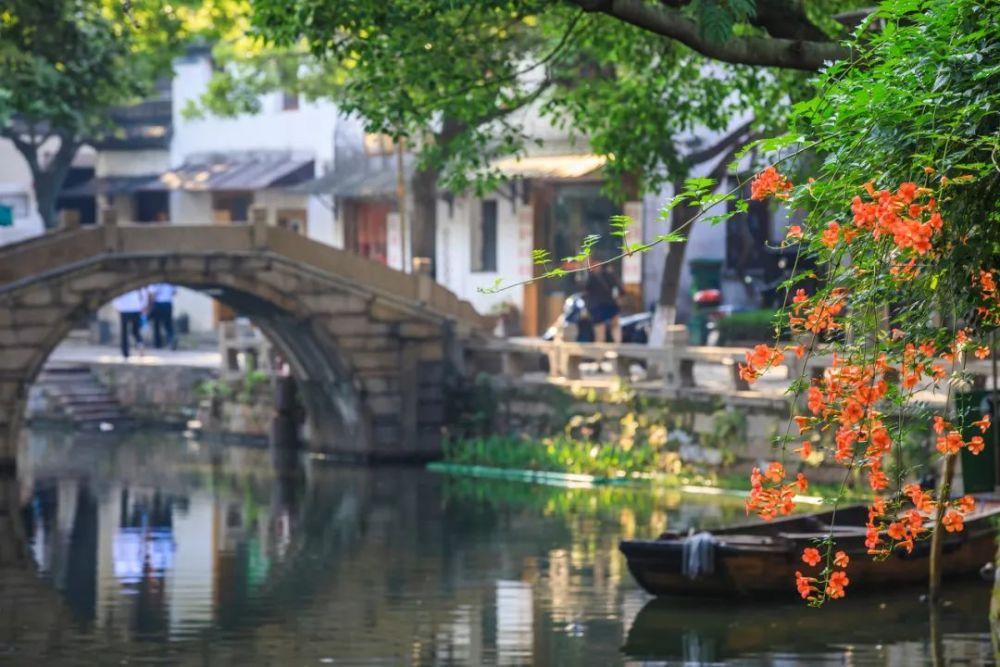 夜间测温巡视 守护万家灯火